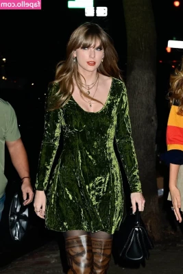 Taylor Swift [ taylor-swift ] - Much love from the guys glute gods part 2