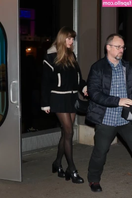 Taylor Swift [ taylor-swift ] - C A N N O T believe how much these bounce   U N L O C K to get your part 1