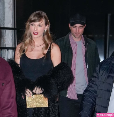 Taylor Swift [ taylor-swift ] - Brrrrrrrr  but I know a way to keep warm  just message me to see