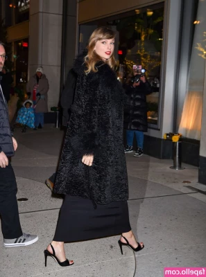 Taylor Swift [ taylor-swift ] - Slide in daddii 🤤 part 1
