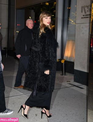 Taylor Swift [ taylor-swift ] - bedazzle me