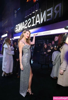 Taylor Swift [ taylor-swift ] - ass so round