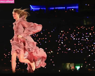 Taylor Swift [ taylor-swift ] - Had some fun together in this fancy bathroom 😵‍💫  Gonna post