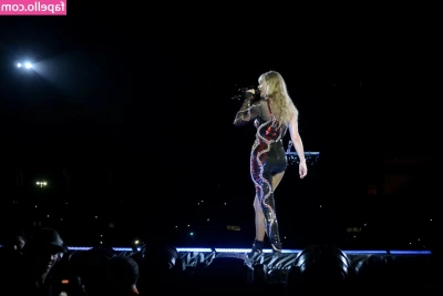Taylor Swift [ taylor-swift ] - So little    I like it when you take the big ones