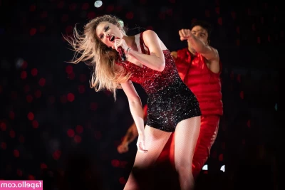 Taylor Swift [ taylor-swift ] - Happy hump day  Have some tiddies part 1