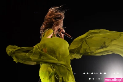 Taylor Swift [ taylor-swift ] - Caption this