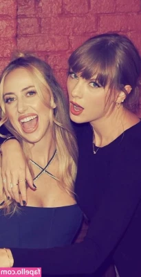 Taylor Swift [ taylor-swift ] - My face is @thesesweetfeet20 favorite seat! Filmed by: @Pedsrmeds