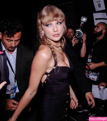 Taylor Swift [ taylor-swift ] - 𝐅𝐑𝐄𝐄 𝐒𝐔𝐁   krisskisses Gorgeous doll for your