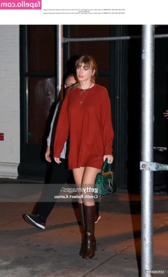 Taylor Swift [ taylor-swift ] - One look and you’re owned by My ass  Beg Me for more part 2