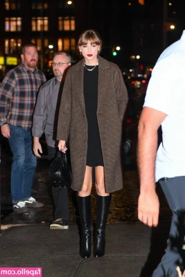 Taylor Swift [ taylor-swift ] - Feeling naughty