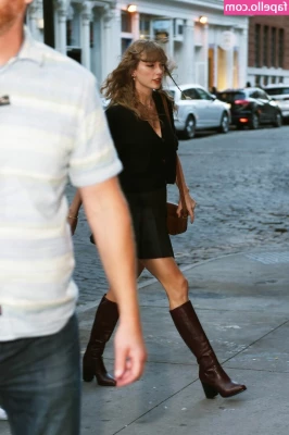 Taylor Swift [ taylor-swift ] - Everyone  vote on which should be my next profile picture     Once