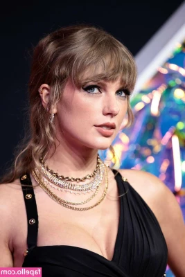 Taylor Swift [ taylor-swift ] - mmmm so big 🍆💦🍑