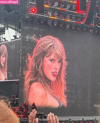 Taylor Swift [ taylor-swift ] - Anyone want to play