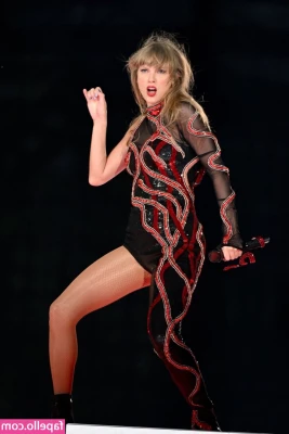 Taylor Swift [ taylor-swift ] - Gotta love a happy ending