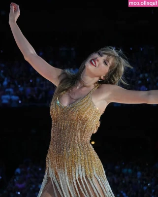Taylor Swift [ taylor-swift ] - today s lingerie looked better on the floor