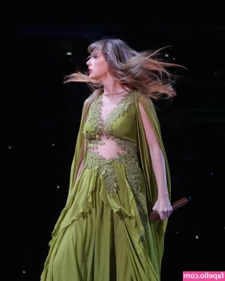 Taylor Swift [ taylor-swift ] - Why don't you take off my sexy little shorts...or should I do it for