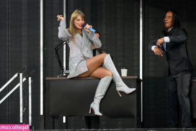 Taylor Swift [ taylor-swift ] - Just here to introduce one of my best friends  go check out her stuff