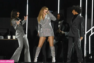 Taylor Swift [ taylor-swift ] - Peek a bussy  Happy Sunday lil bitches