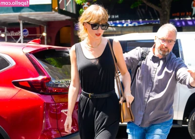 Taylor Swift [ taylor-swift ] - They got a little dirty walking on my patio
