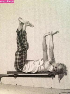Taylor Swift [ taylor-swift ] - Honey has canceled the live show  That s a huge bummer  I m always