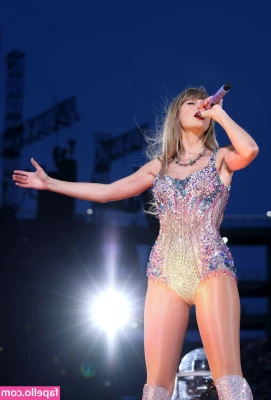 Taylor Swift [ taylor-swift ] - You wish your dick was as big as this cucumber. Watch me fuck it up