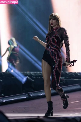Taylor Swift [ taylor-swift ] - I also did a little nude photoshoot Of me in that corset outfit  take