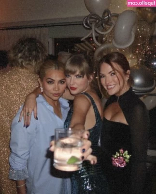 Taylor Swift [ taylor-swift ] - I was thinking of a quickie now  While most people sleep I want to