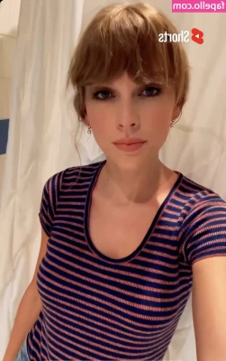 Taylor Swift [ taylor-swift ] - I love how bouncy my boobs are. I’m a faster boob bouncer now with