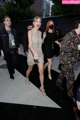 Taylor Swift [ taylor-swift ] - @djconbreezy remember this? 🥰