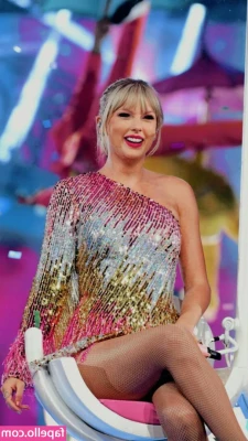 Taylor Swift [ taylor-swift ] - Preview of the two videos I just posted