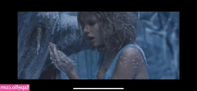 Taylor Swift [ taylor-swift ] - My outfit to go out  do you like it     Ma tenue pour sortir  elle te