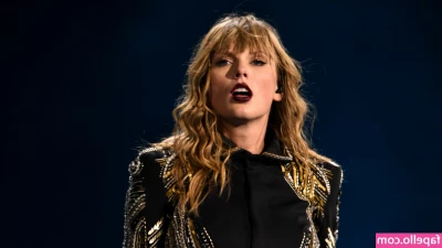 Taylor Swift [ taylor-swift ] - pubic hair is hot    I love to zoom in