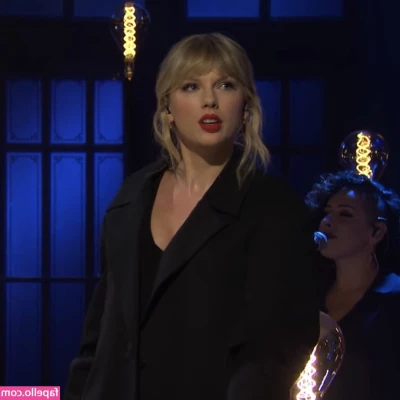 Taylor Swift [ taylor-swift ] - Would you like to bite my gummy buttons