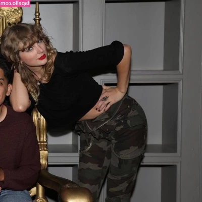 Taylor Swift [ taylor-swift ] - Mi sono rimaste 2 voglie ; riesci a vederle ?!  I have 2 bruises