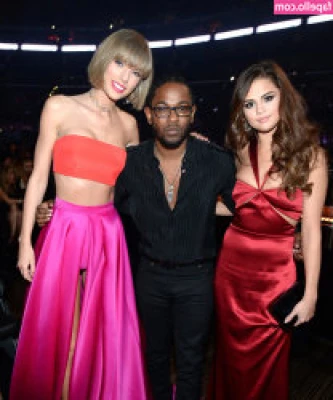 Taylor Swift [ taylor-swift ] - Cute in pink