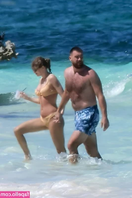 Taylor Swift [ taylor-swift ] - I’m here to train man holes 🕳️