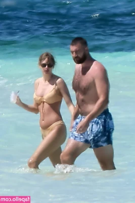 Taylor Swift [ taylor-swift ] - Feeling a little goofy