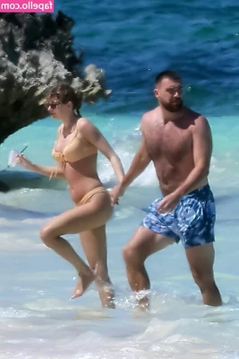 Taylor Swift [ taylor-swift ] - Who wants to go on a long walk to the ATM?