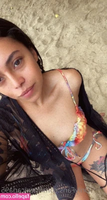 mexicana95 - What a sexy outfit! 😏 I bet you want to see more 😜😈  I have