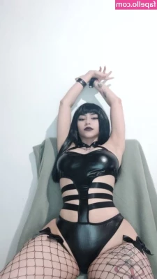 Isabel Rodriguez [ isabel-rodriguez ] - Can I sit on your