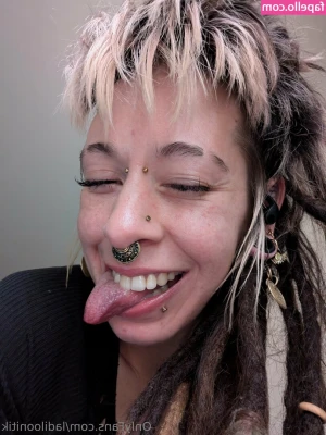 ladiloonitik - i always blow a lil smoke out my nose and it makes me sneeze lol 🙈