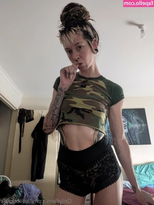 ladiloonitik - Merry Christmas !! check dms i just unloaded over 400 HD PICS ON YOU