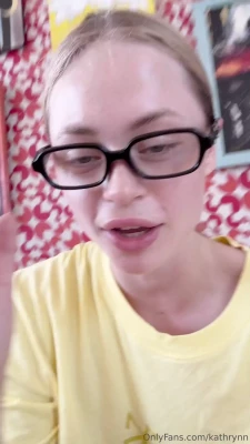 kathrynn [ kathrynn-4 ] - I got horny taking photos so I filmed this smoke cum sesh   It felt