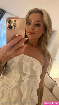 doreensteinertvip - Fuck me on the floor like a dirty little whore