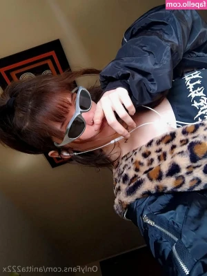 anitta222x - My pussy needs some attention 🫦