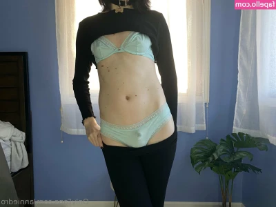 AnnieDro - tried on a new rave fit yesterday, and it was sooo cute i had to take