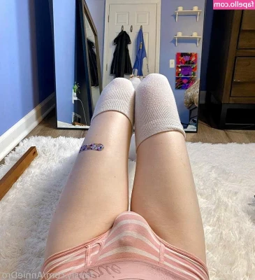 AnnieDro - Sunday, stretching myself 👉