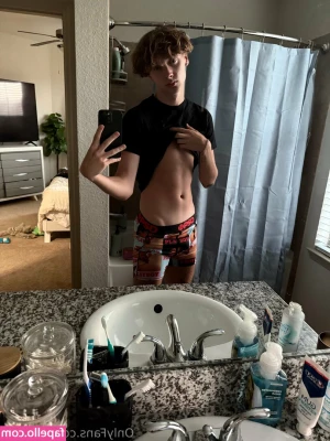 heytroy - I love shaking my ass for you.