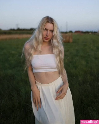 Nikki Beiar [ nikki-beiar ] - Trying to decide which outfit I want to wear to get rid of 2020...