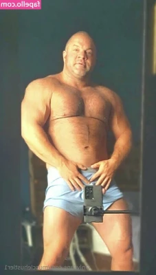 musclehustler1 - I just got back from the gym and I couldn't even shower I ate my ass